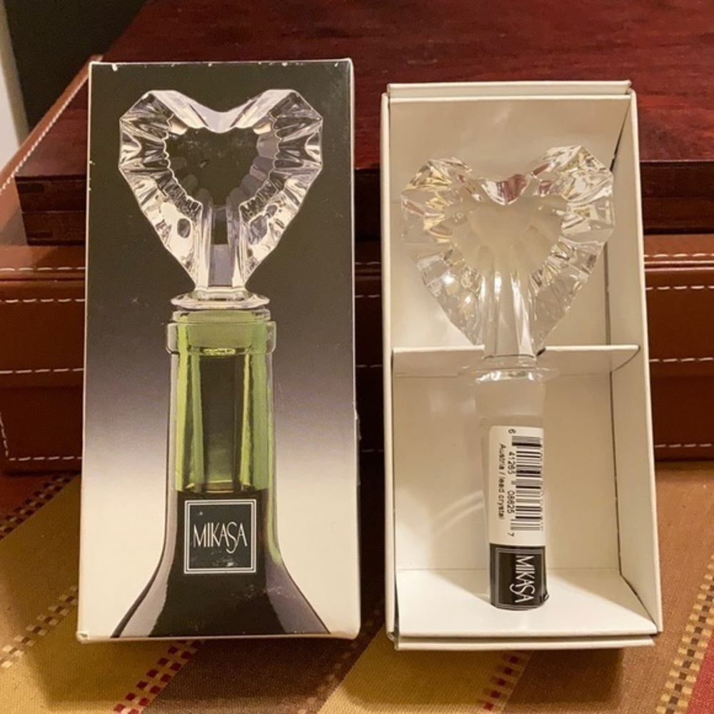 NIB Mikasa Austria Venus cut heart lead crystal bottle stopper